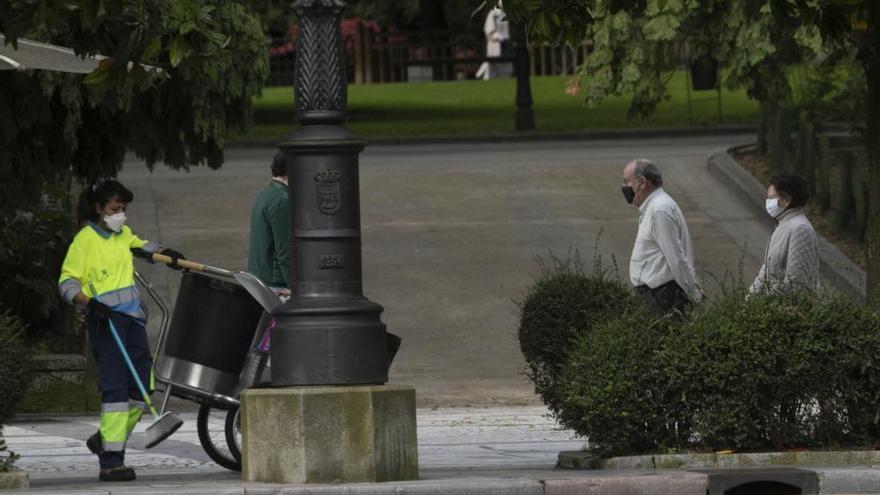 Así estaba Oviedo hoy durante el horario reservado para los mayores de 70 años y dependientes