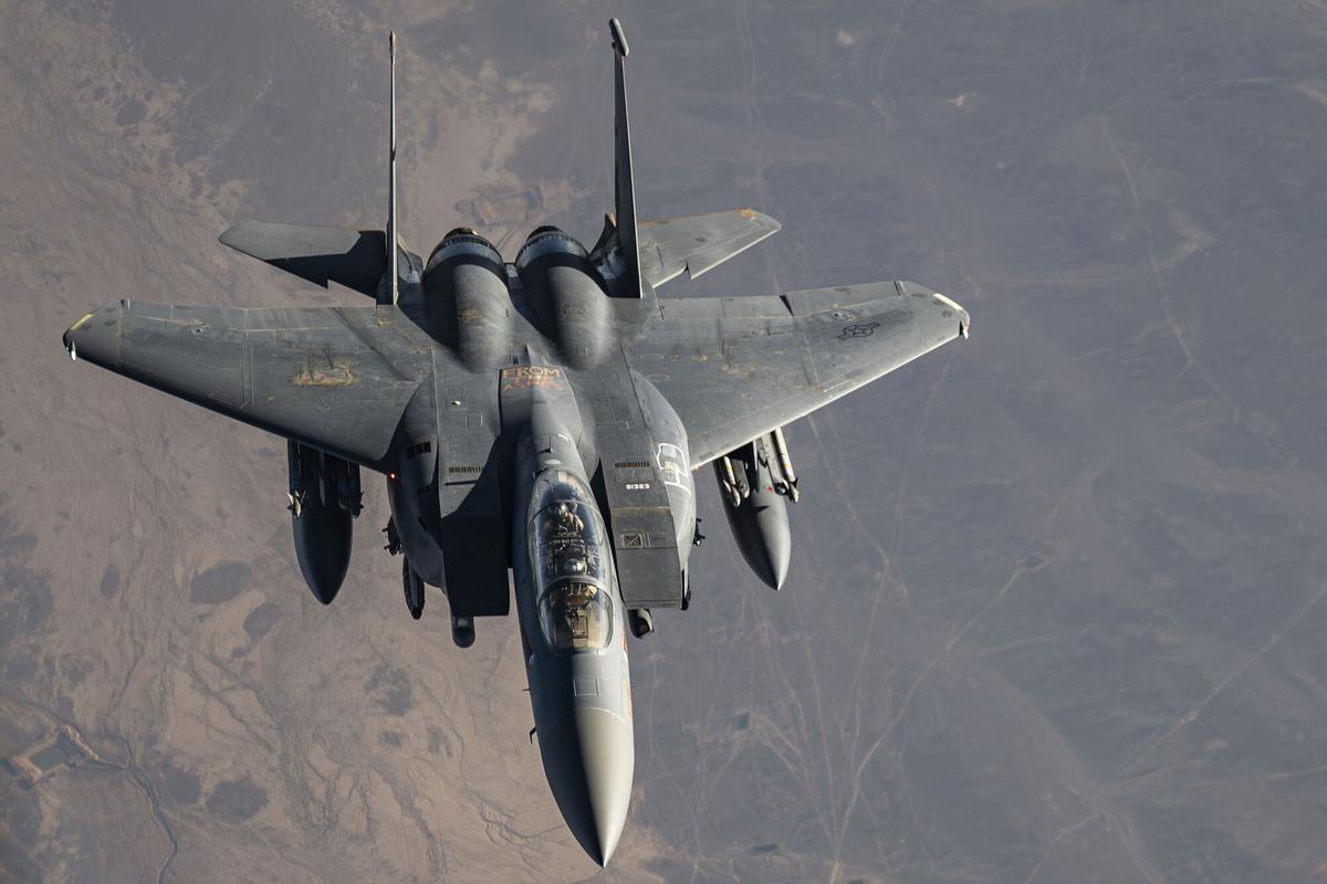Un caza F-15E Strike Eagle de la Fuerza Aérea de los Estados Unidos.