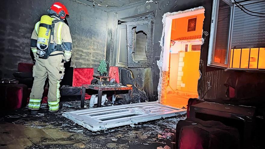 Muere una mujer en el incendio de su casa de madrugada en Mazarrón