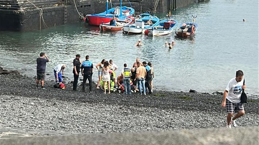 Salvan la vida a un hombre que fue rescatado en parada cardiorrespiratoria del mar en Tenerife