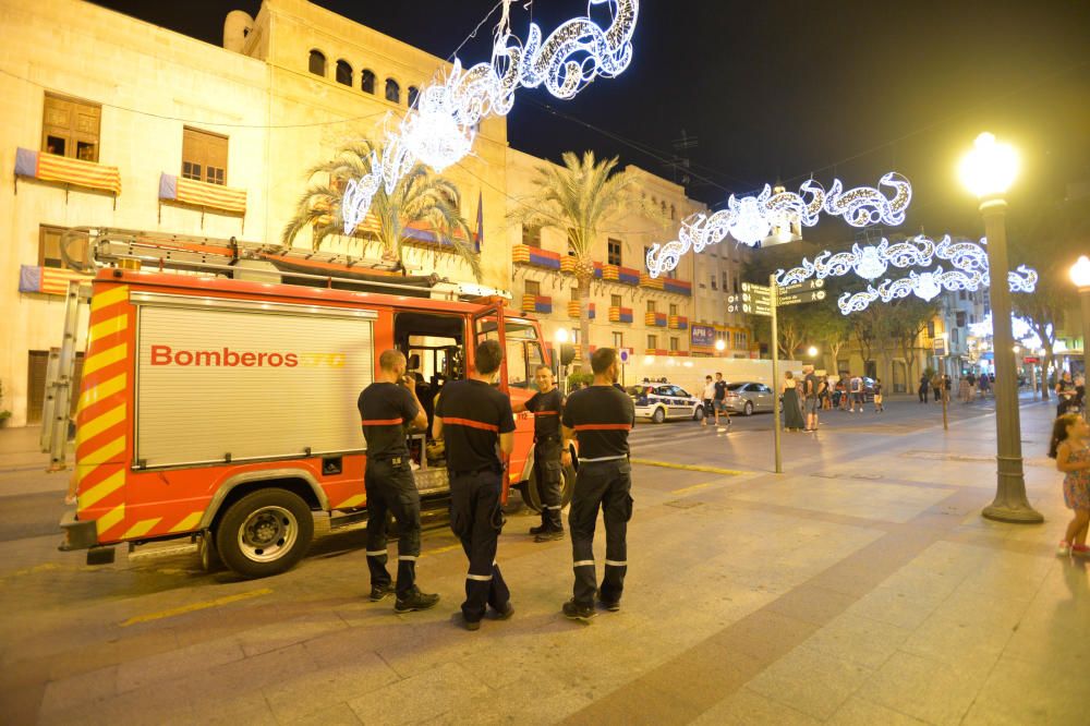 Los bomberos realizan más de una decena de salidas, la gran mayoría por conatos de incendio en matorrales