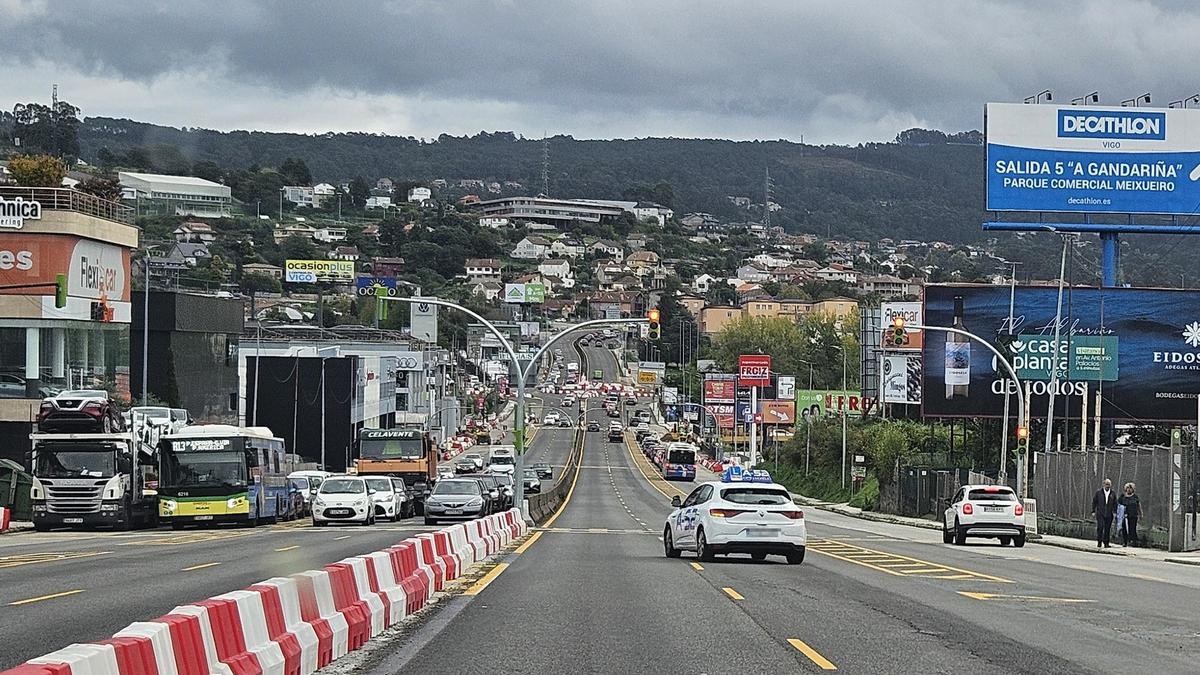 Vista actual de las obras en la Avenida de Madrid con la «turboglorieta» al fondo