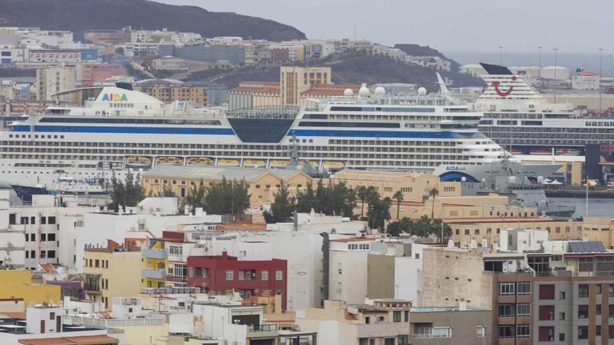 Cruceros en el muelle de Santa Catalina