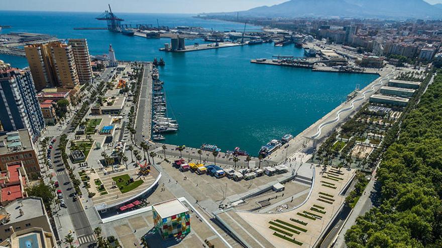 Una panorámica del puerto de Málaga.