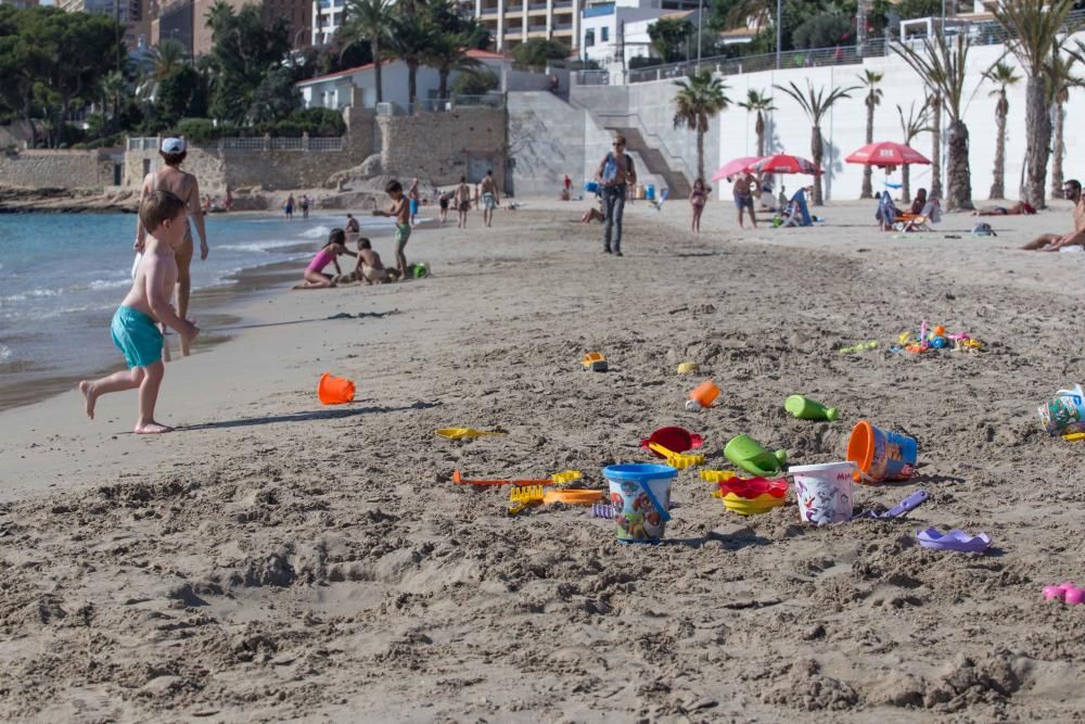 Las playas de Alicante se llenan el 1 de noviembre
