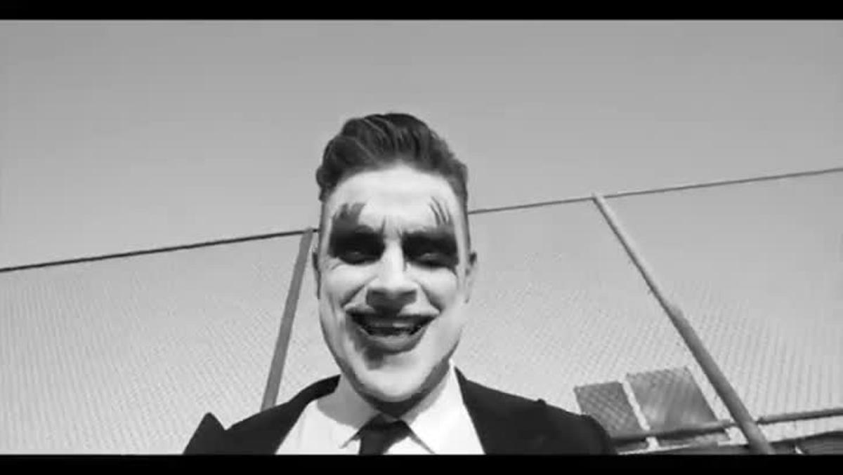 Vídeo de presentación de la gira ’Let Me Entertain You Tour 2015’, del cantante Robbie Williams.