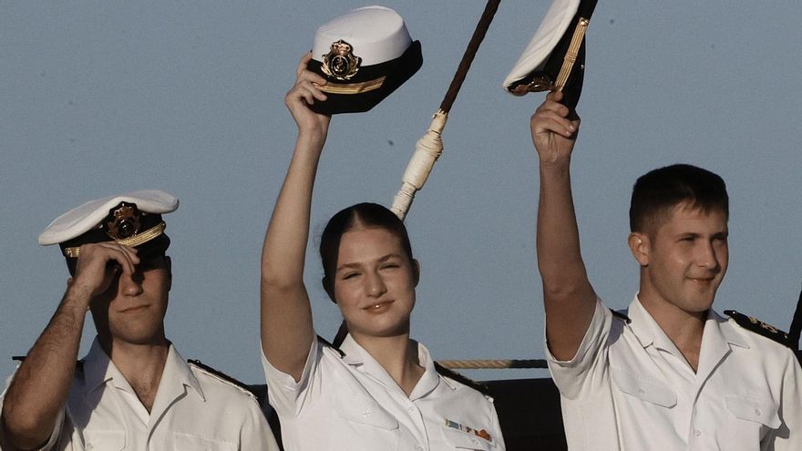 El Juan Sebastian de Elcano llega a Ferrol con la princesa Leonor a bordo
