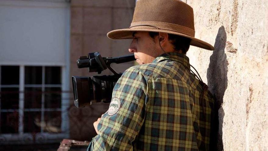 El cineasta zamorano, durante el rodaje del documental.