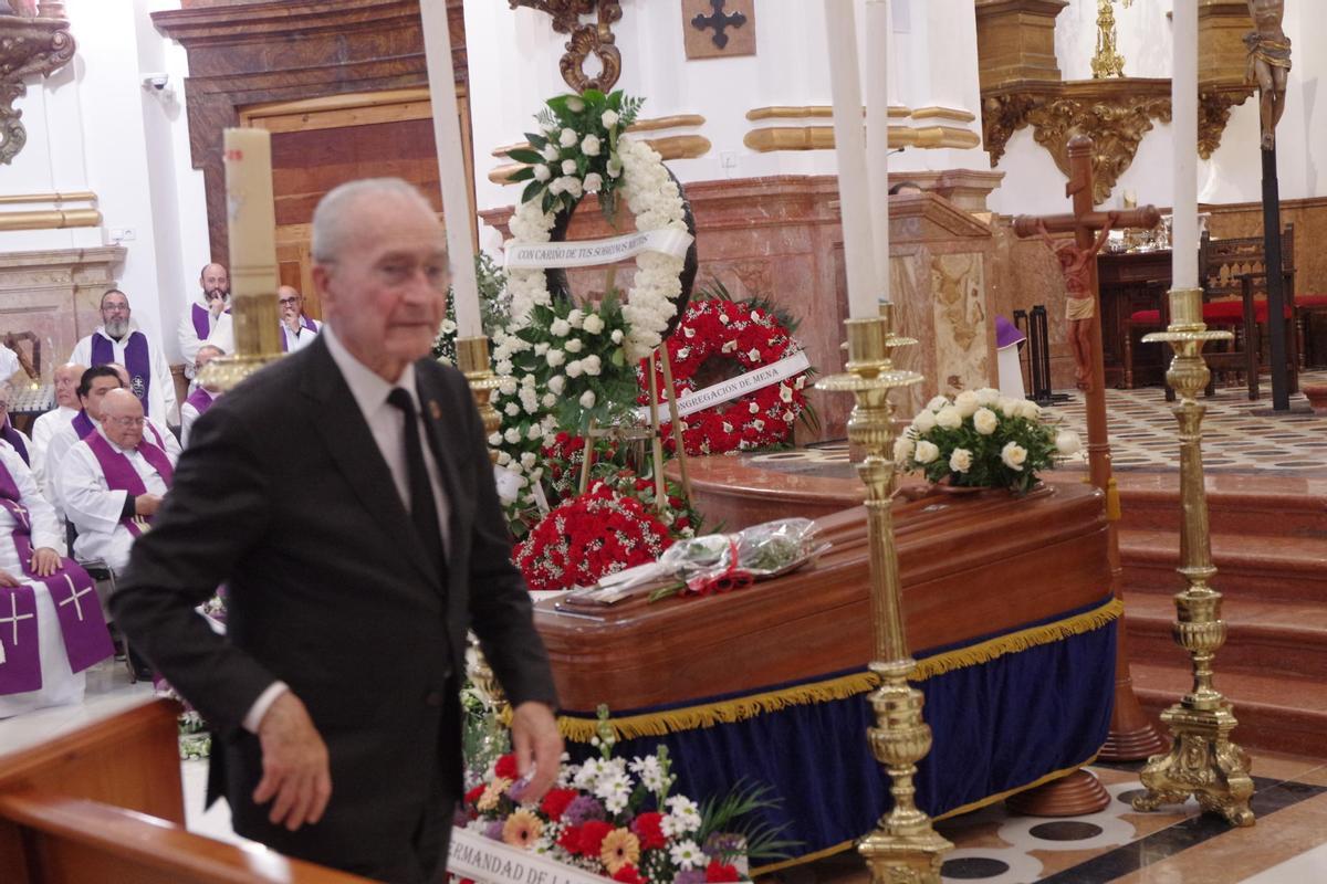 El funeral del sacerdote Manuel Ángel Santiago, en imágenes El funeral del sacerdote Manuel Ángel Santiago, en imágenes