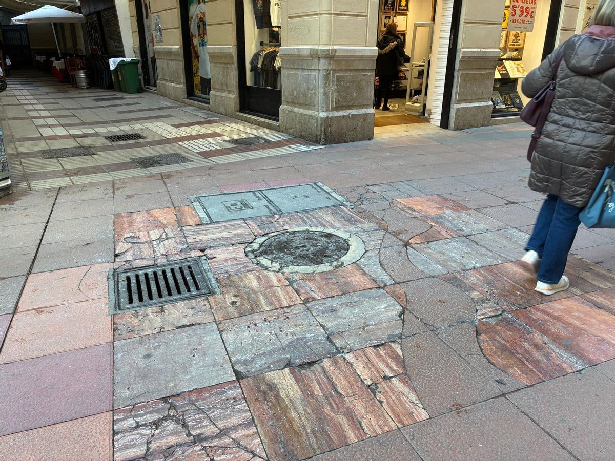 Dibujo homenaje en la calle Nueva de Málaga al empresario que planificó la construcción del Canal de Suez