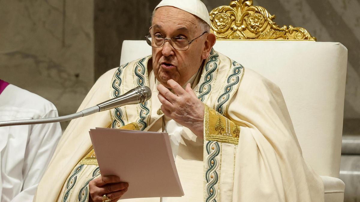 El Papa, durante la Vigilia Pascual