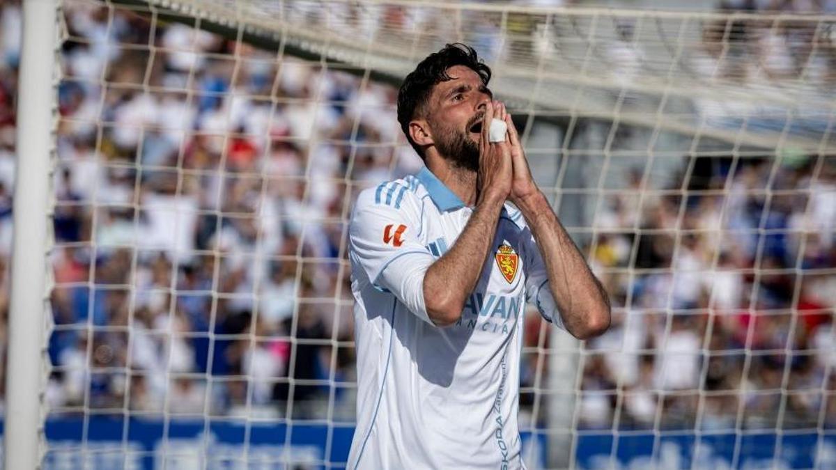Kenan Kodro se lamenta en un momento del partido ante el Ceuta.