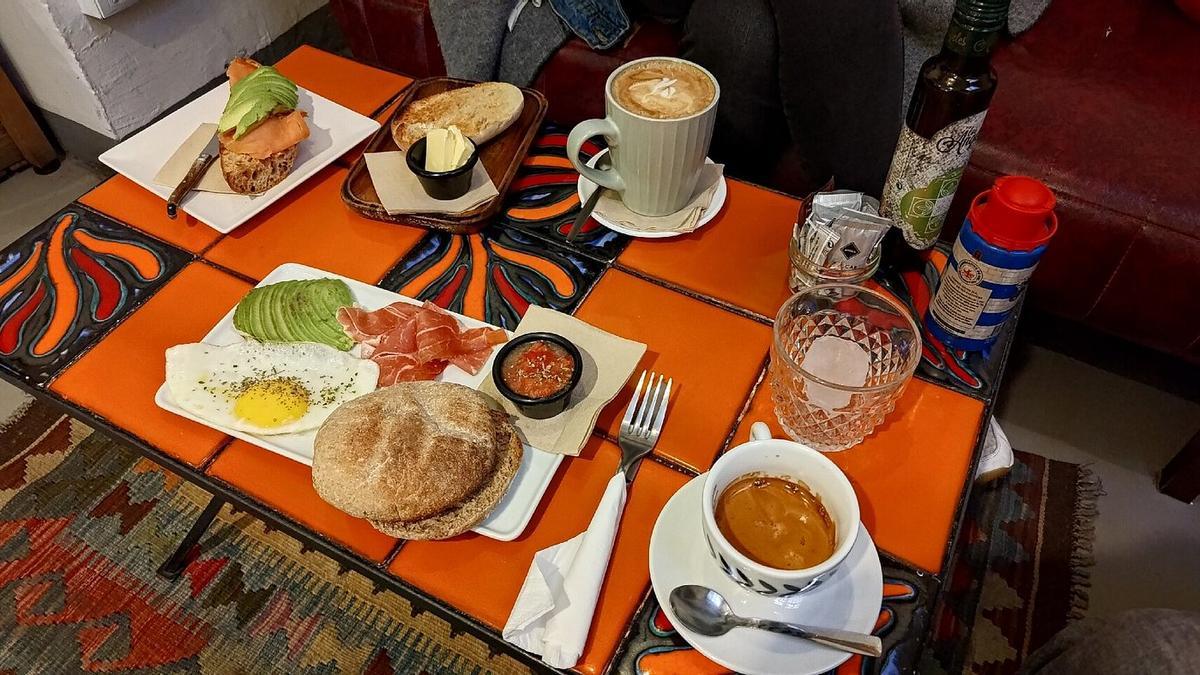 Una foto de un desayuno en Almazen Café Sevilla