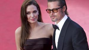 Fotografía realizada el 16 de mayo de 2011 que muestra a los actores Brad Pitt y Angelina Jolie. EFE/IAN LANGSDON