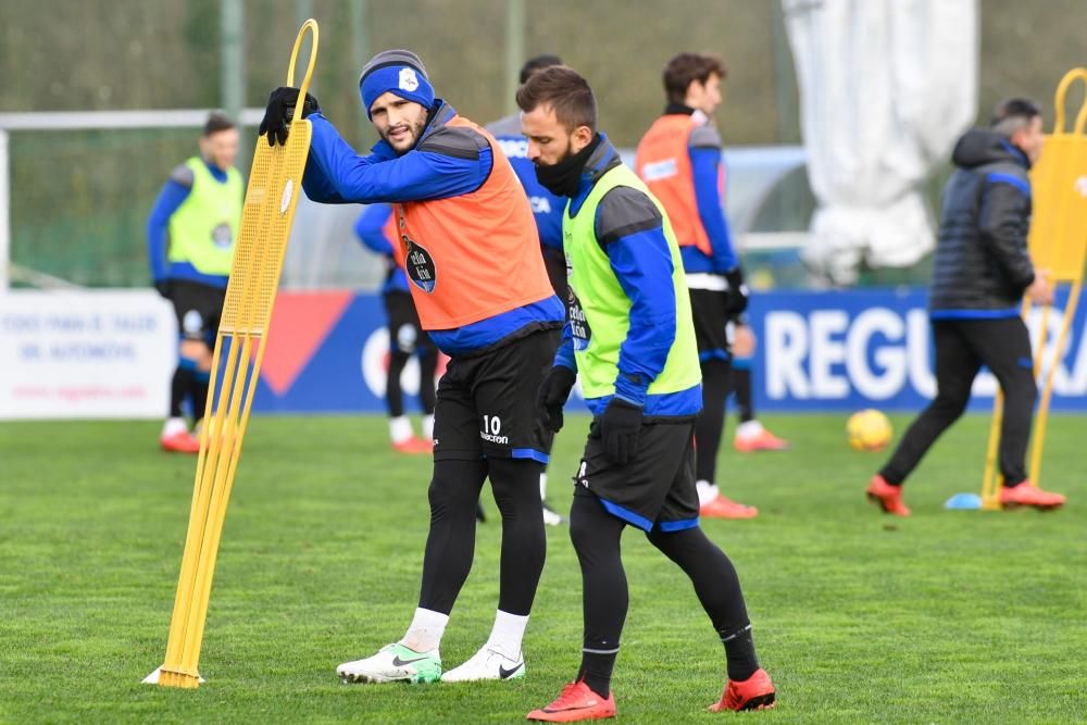 Lucas Pérez vuelve a entrenar con el grupo