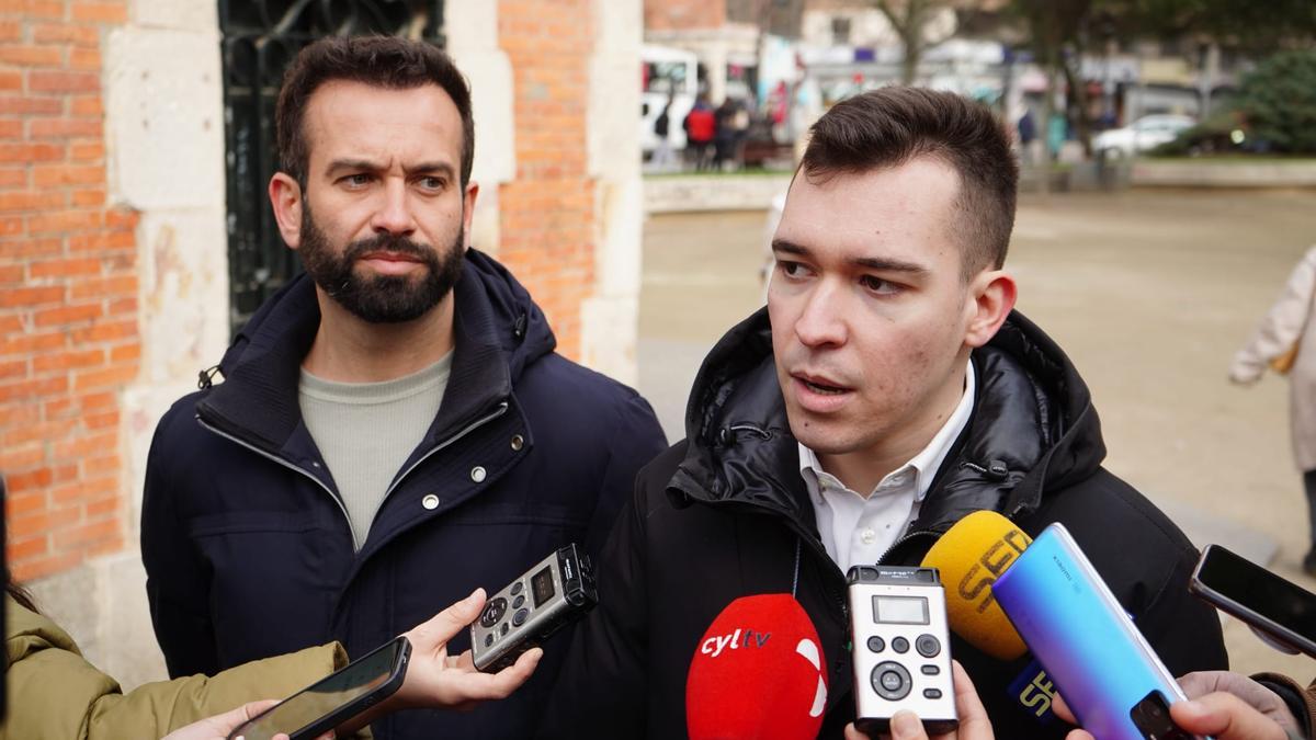 David Gago y Emilio Ferrero presentan el plan de retorno joven.