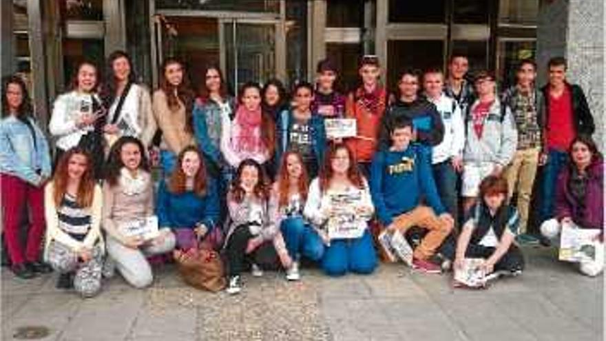 Estudiants d&#039;ESO de Rosesvisiten la seu del Diari de Girona