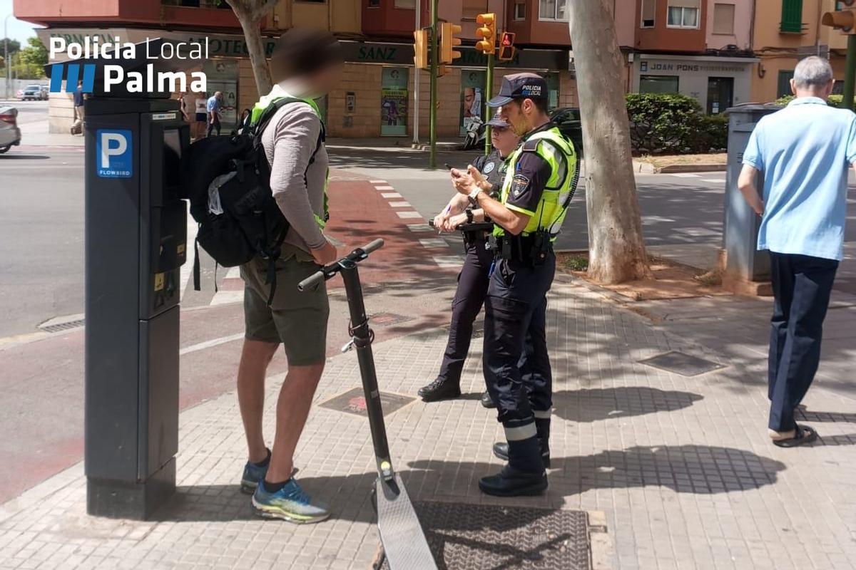 La Policía puede inmovilizar tu patinete si no tienes toda la documentación en regla.