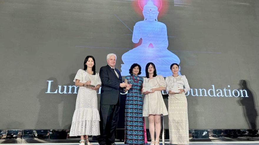 Hong Kong ‘bendice’ el proyecto del Buda en Cáceres