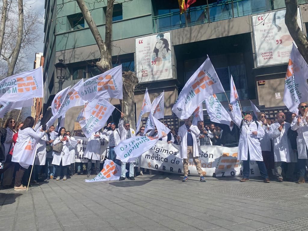 Concentración en Valencia del Sindicato Médico