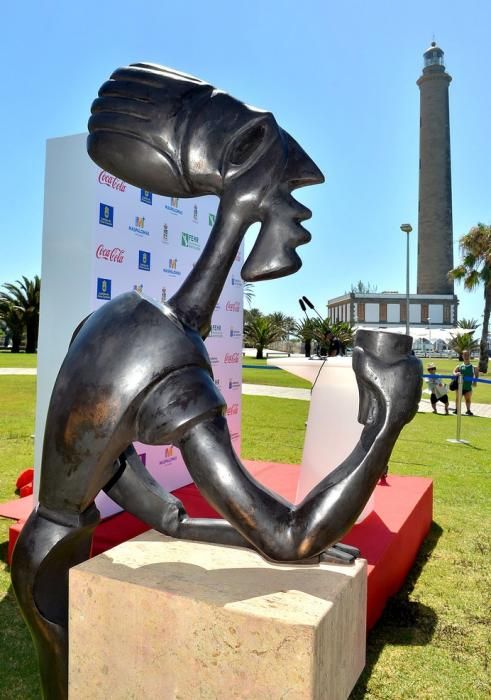 MONUMENTO BARES JAIME URRUTIA MELONERAS COCA COLA