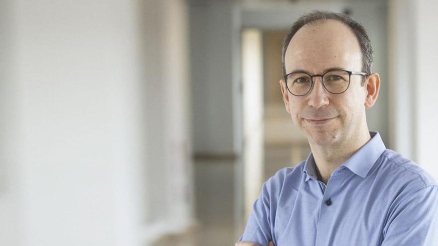 Ernest Nadal: &quot;Empiezan a ser más importantes las alteraciones moleculares que el tumor de origen&quot;