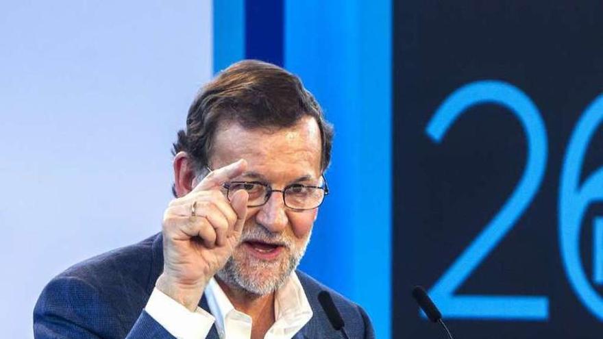 Rajoy, durante su intervención ayer en Durango. // Iñaki Andrés/Efe