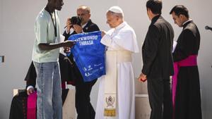 El Papa recorda que "tots som emigrants" en el seu adeu d’Espanya