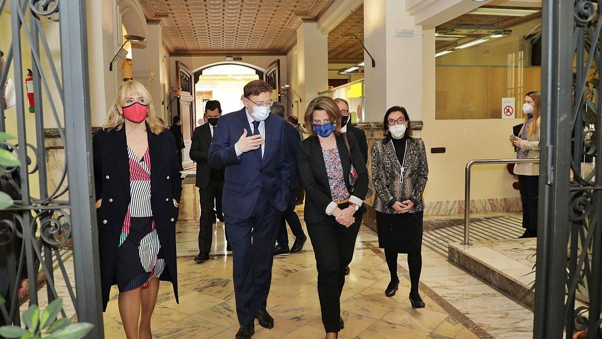 Ximo Puig and Minister Teresa Ribera, yesterday, at the presentation of the strategic plan in Castellón. Ximo Puig and Minister Teresa Ribera, yesterday, at the presentation of the strategic plan in Castellón.