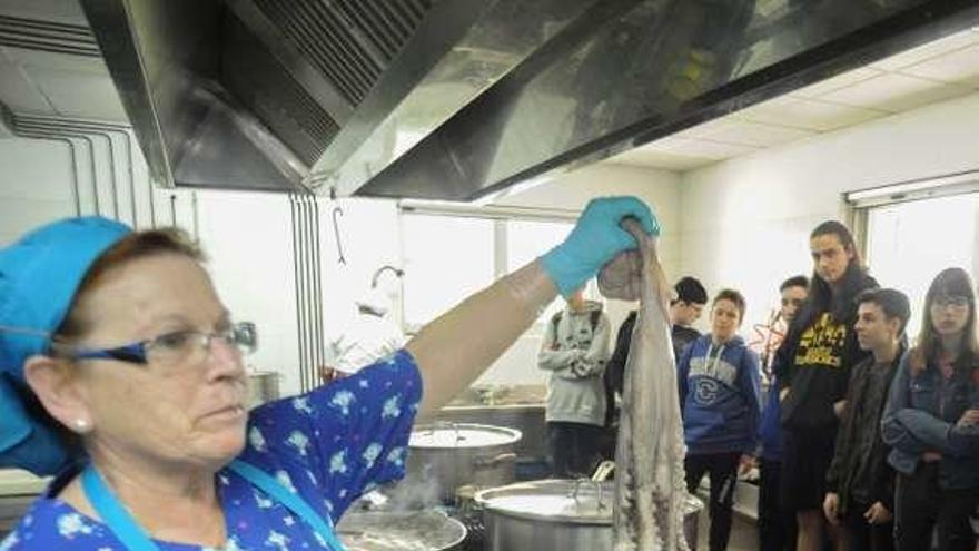 El taller de cocina del intercambio del pasado curso. // Iñaki Abella