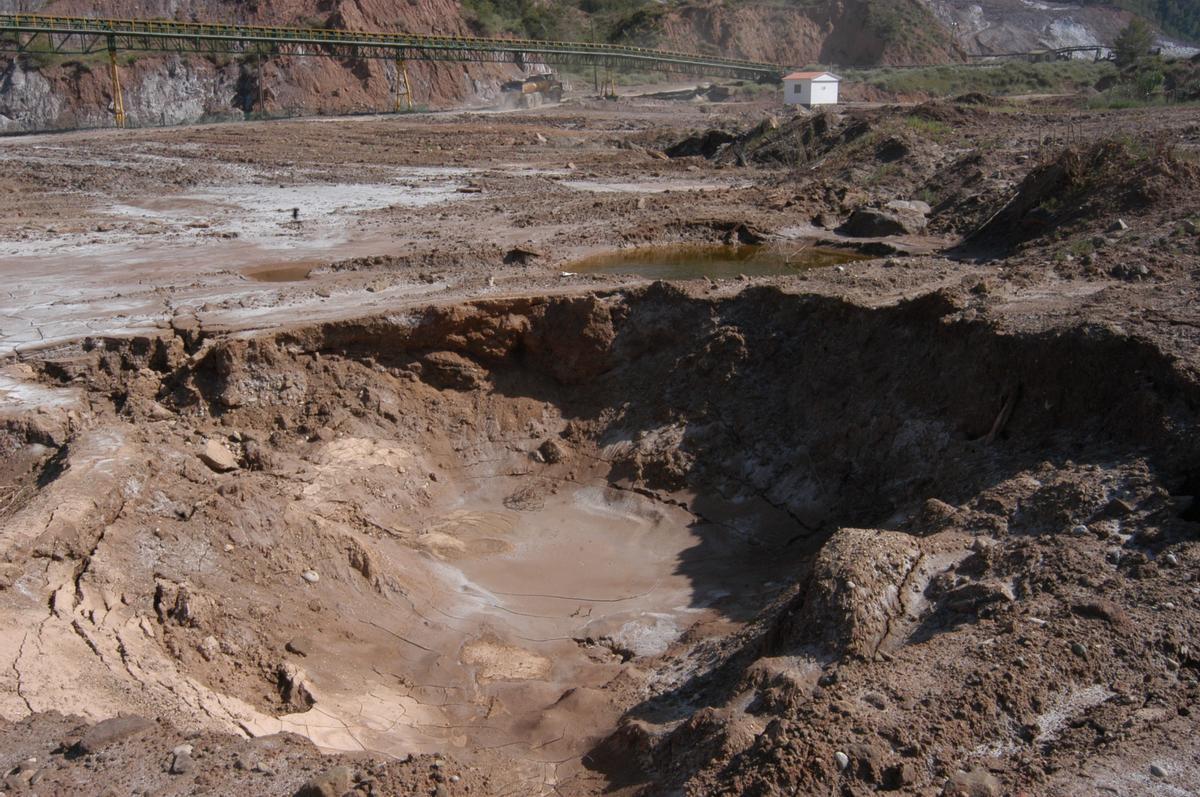 Bòfies (enfonsaments del subsòl) a la Vall Salina, l'any 1990