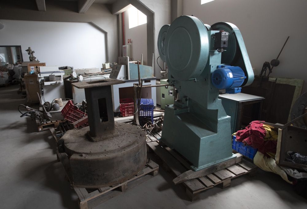 Comienza el traslado del archivo de AHM desde la nave que albergará el futuro Museo Industrial.