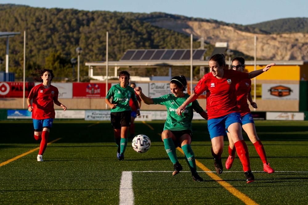 El representante ibicenco en la Liga Autonómica femenina arranca goleando al Atlético Collerense en una temporada muy ilusionante para el club verdinegro