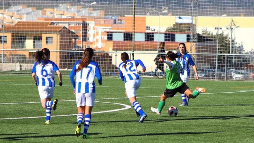 Ambientazo, victoria y liderato para el Santa tras superar al Granada