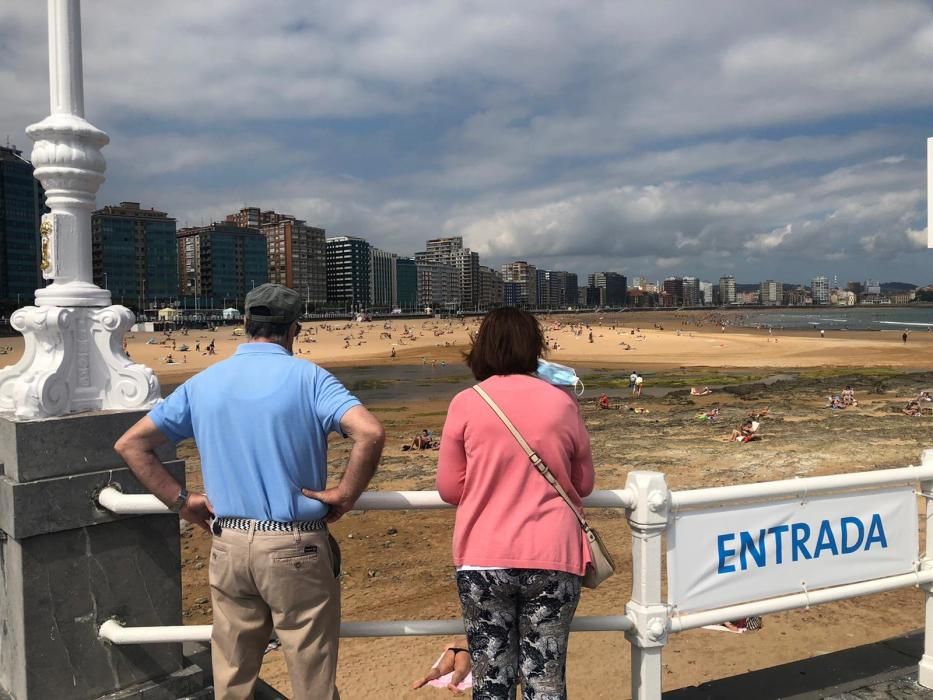 Sábado de playa en Asturias: camino de aforo lleno