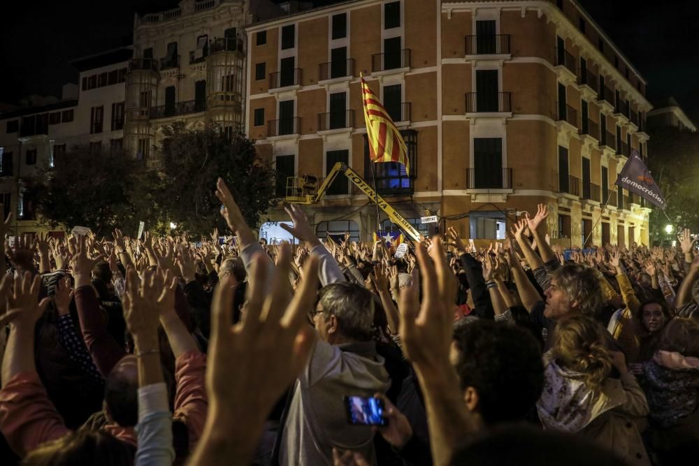 1.500 personas en contra de los “presos políticos” en Cort