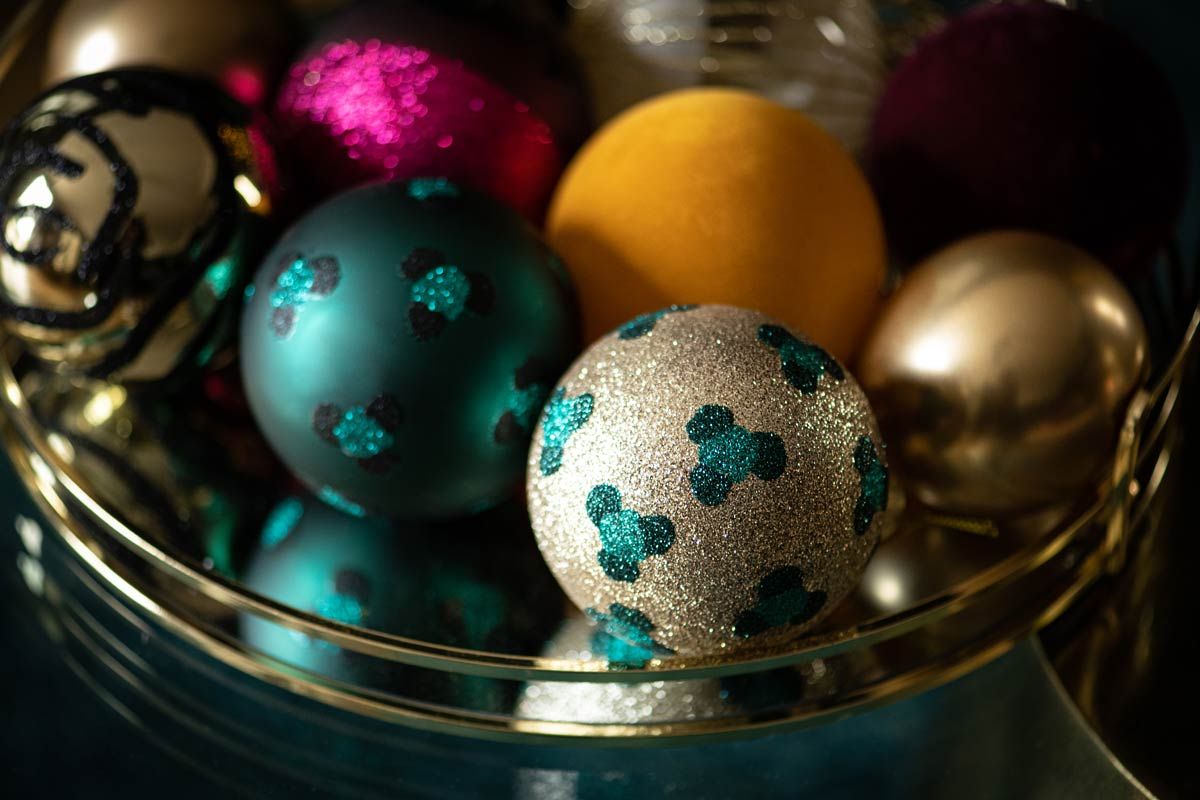 Bolas decorativas de la colección de Navidad de Maisons du Monde