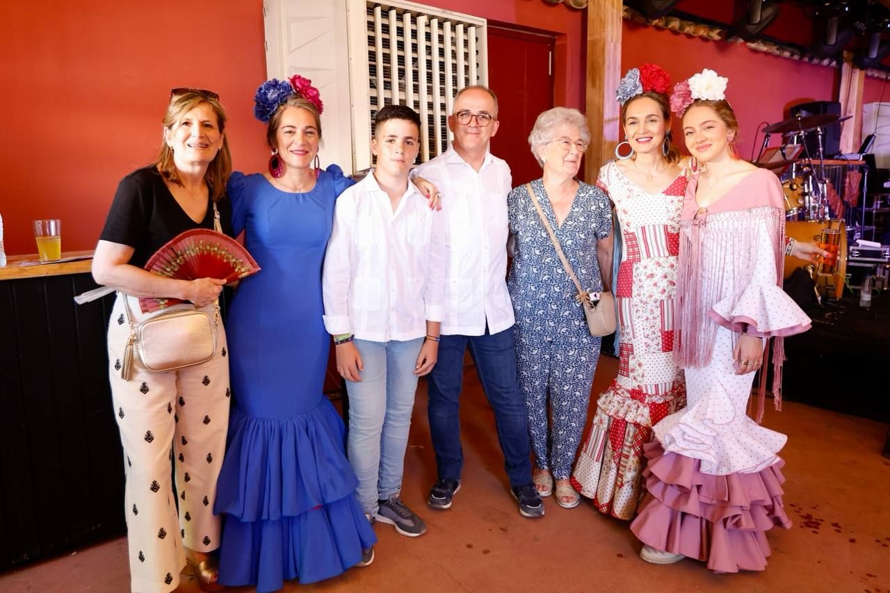 La Feria entra en calor con todas las mesas llenas