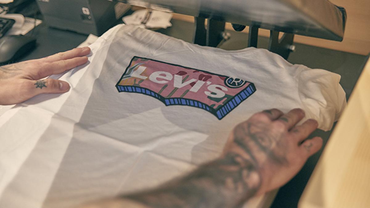 Levi's Print Bar