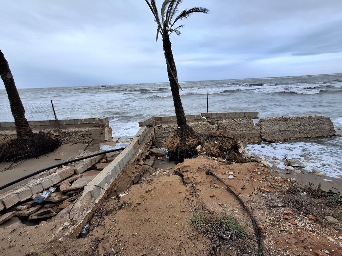 El estropicio del temporal Harry en las playas de Dénia y Xàbia (imágenes)