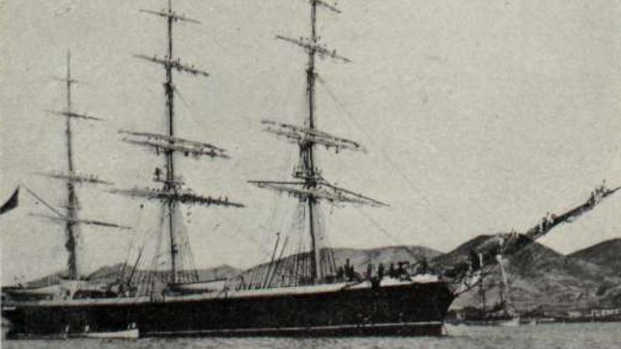 La corbeta ´Nautilus´ en el puerto de Cartagena.