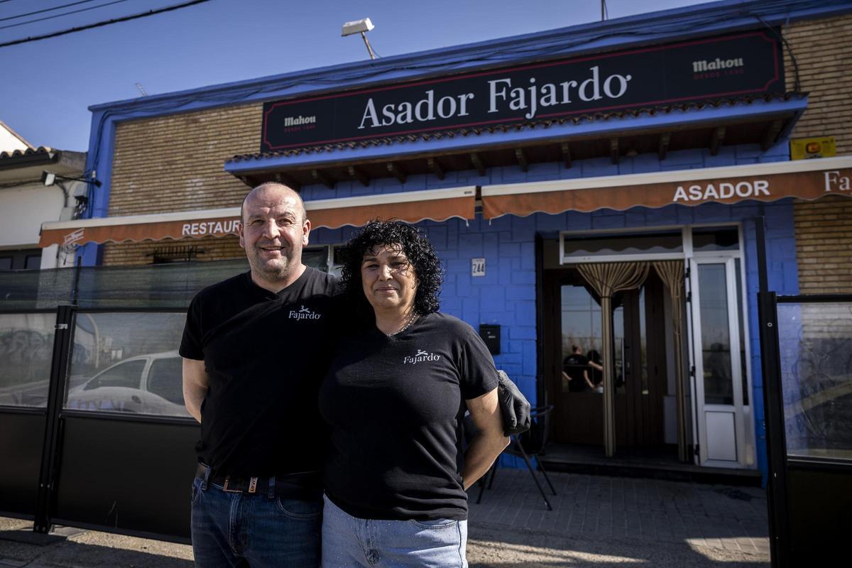 En imágenes | Asador Fajardo, el restaurante de Zaragoza que vende 40.000 calçots al año: "No tienen mucho misterio"
