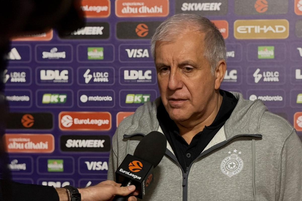 El técnico mostró su disgusto en público tras la derrota ante el ASVEL