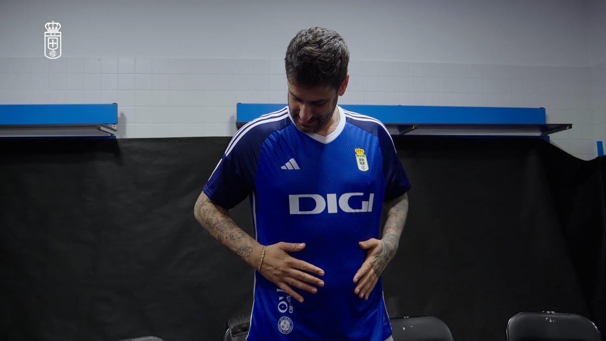 La reacción de Melendi ante la nueva camiseta del Oviedo: "Es la que más me  gusta de los últimos años, ¿será síntoma de algo?" - La Nueva España