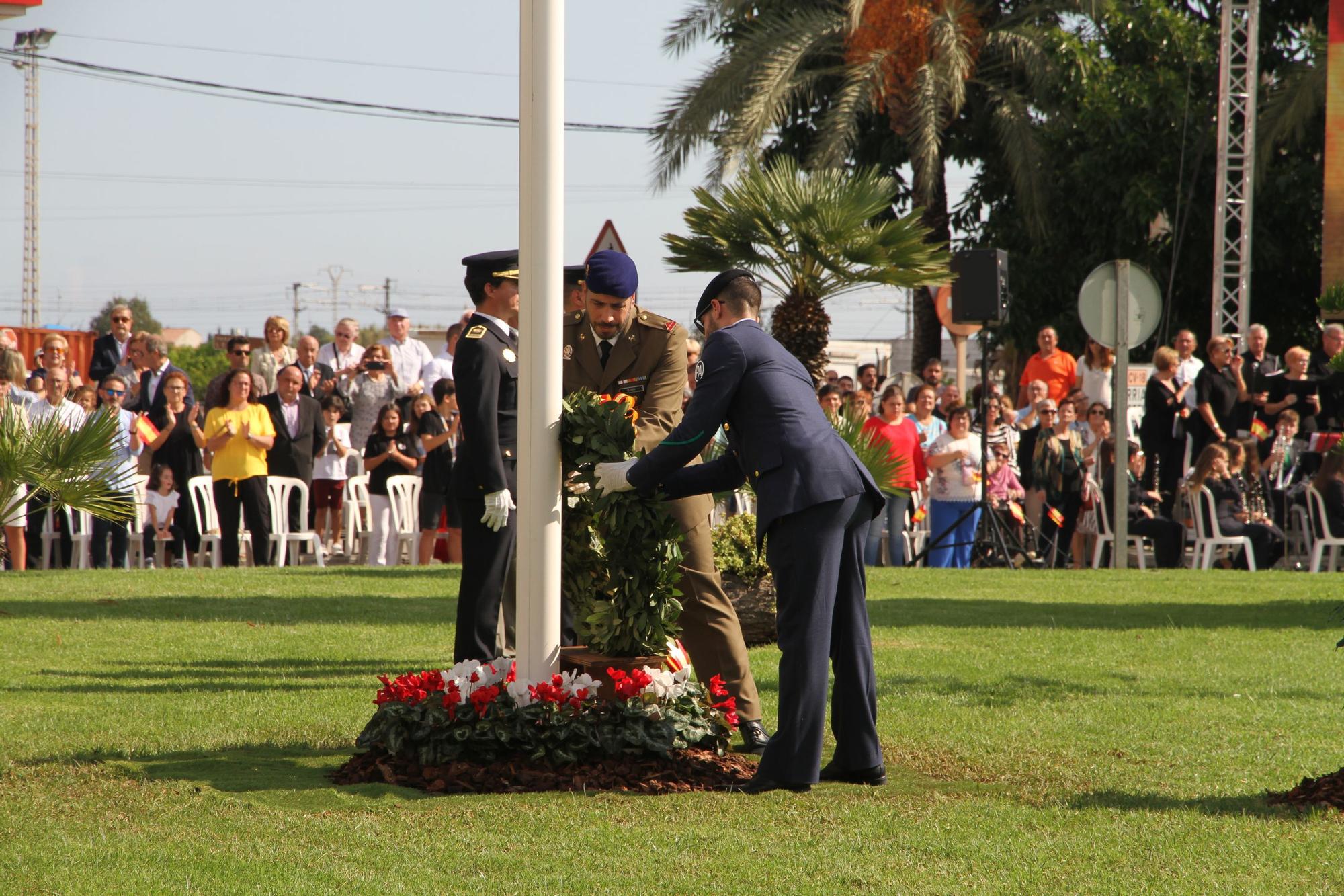 Nules iza la bandera más grande de la provincia en el Día de la Hispanidad