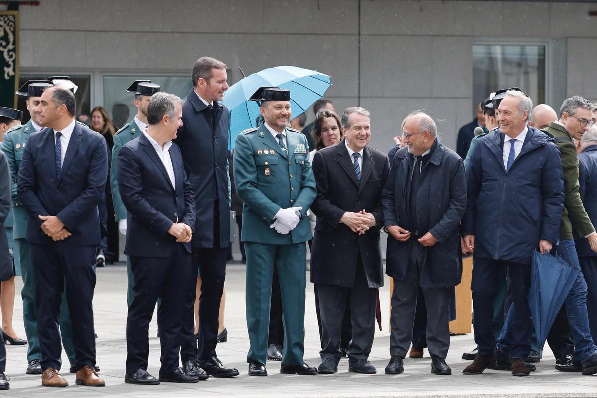 El conselleiro de Cultura, el subdelegado del Gobierno, el delegado de la Xunta, el vicepresidente de la Diputación y los alcaldes de Vigo y Poio, entre los asistentes.