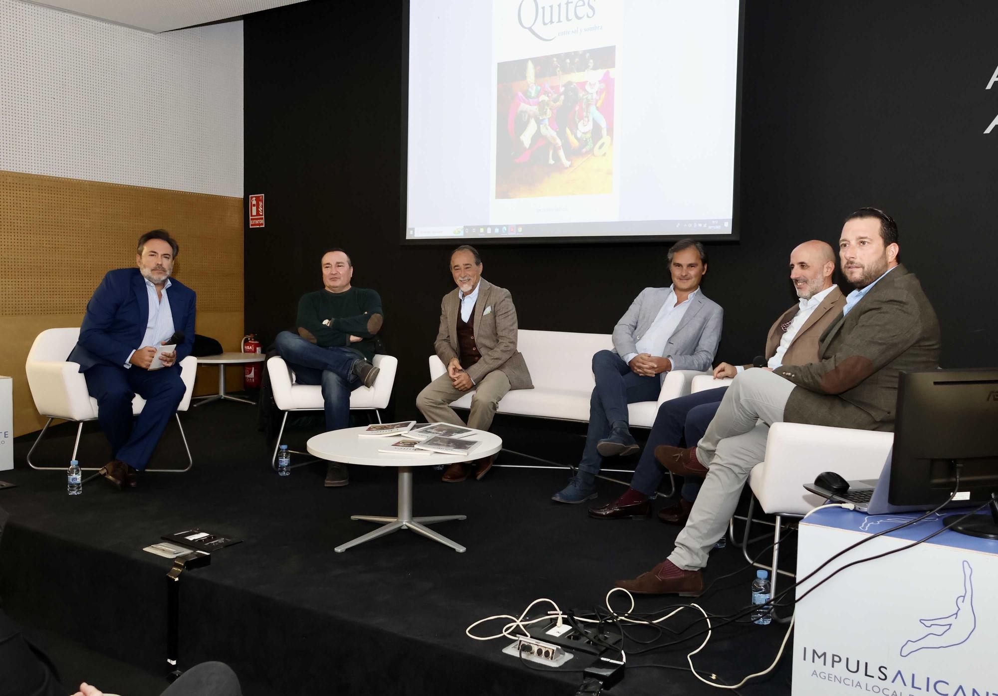 Luis Francisco Esplá y Carlos Marzal presentan la revista taurina "Quites" en Alicante