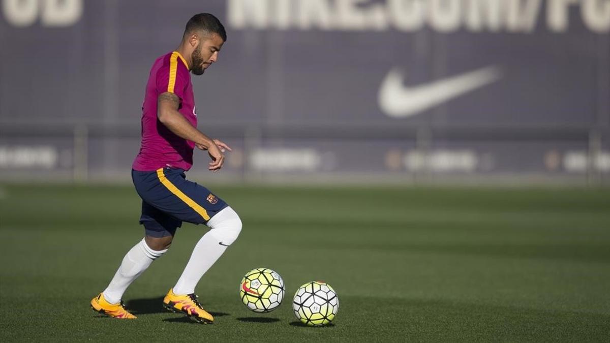 Rafinha, en un entrenamiento del Barcelona en la ciudad deportiva de Sant Joan Despí.