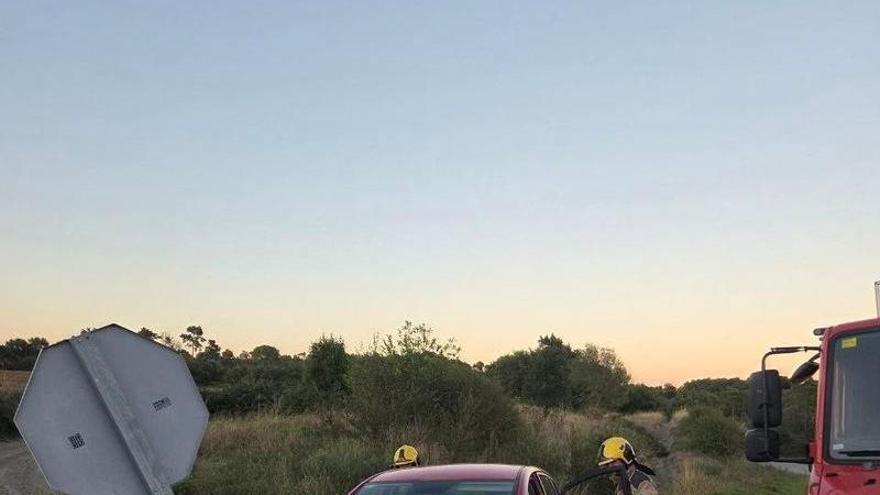 Ferida en col·lidir amb el cotxe contra el començament d'una tanca a Casserres