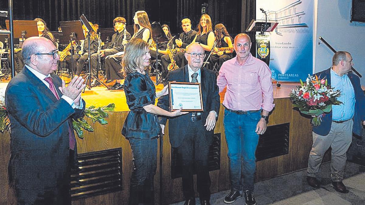 Un momento da homenaxe a Ángel Viro.